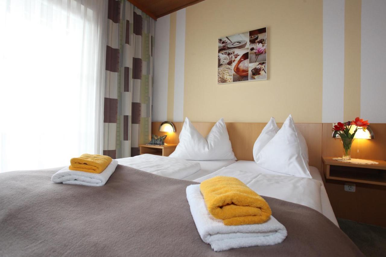Hotel & Fruehstueckspension Raabtal フェルトバッハ エクステリア 写真